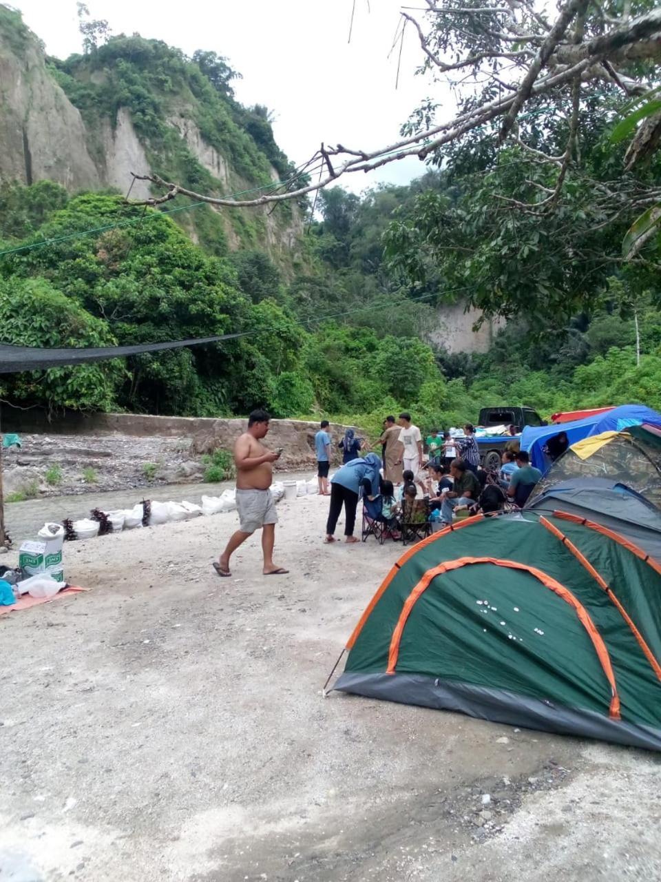 Tapian Ratu Camp Real Bukittinggi Kültér fotó